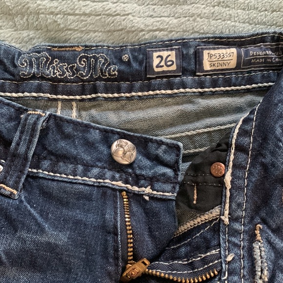 Miss Me Embroidered & Embellished Rhinestones Pockets Blue Denim Skinny-26 - Picture 11 of 14